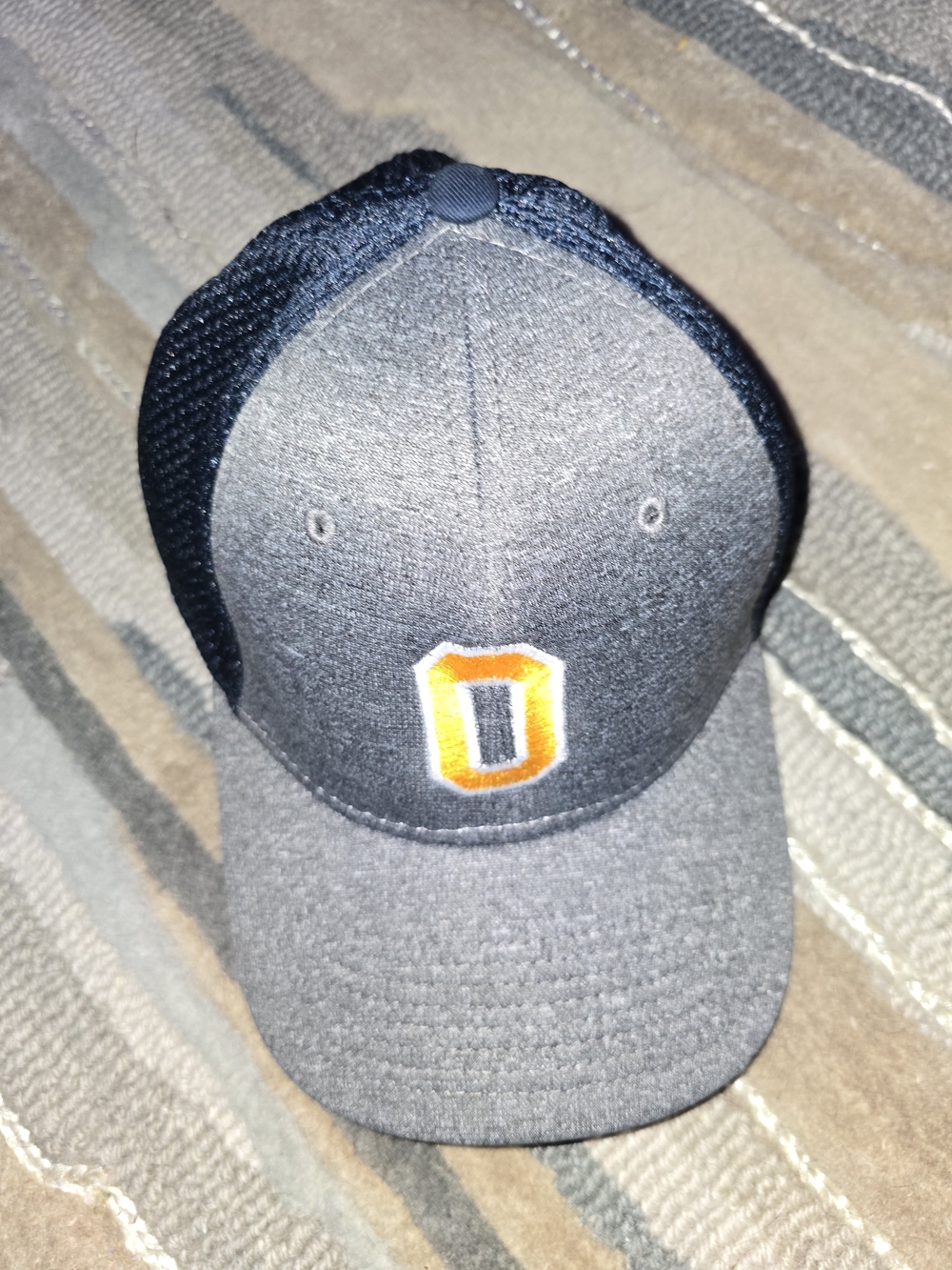 New Era Navy and Black 39THIRTY Fitted Cap